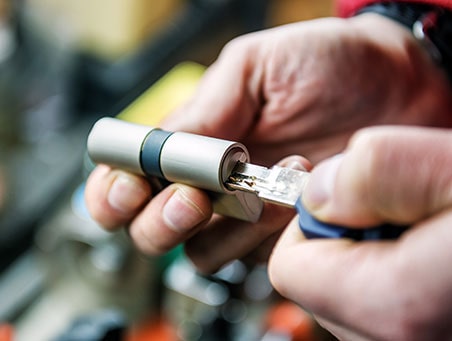 Ремонт личинки замка в Санкт-Петербурге